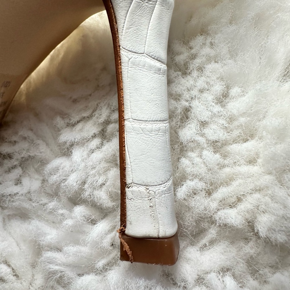 Marc Fisher Heel; Size 6 - image 5